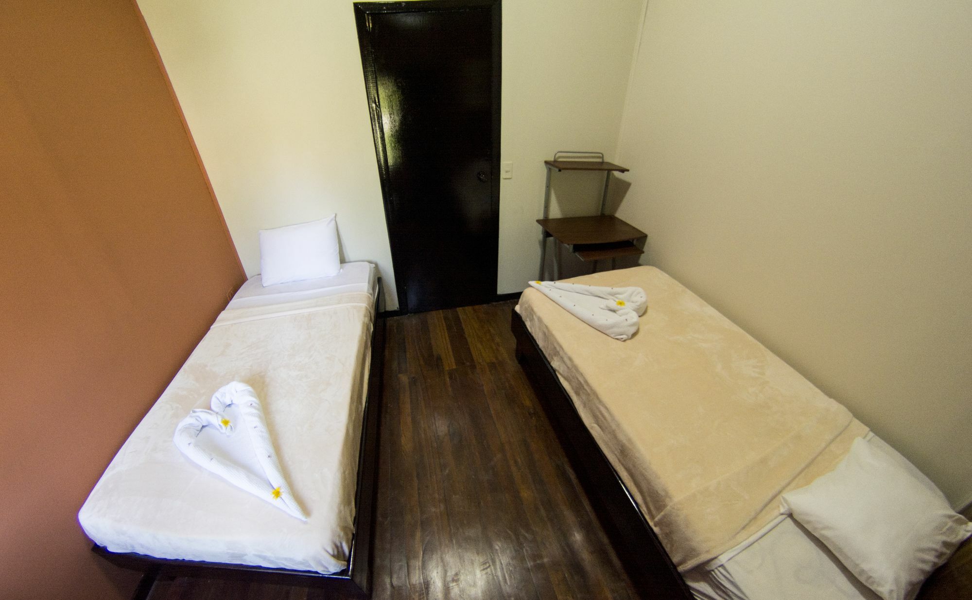Monteverde Hostel Downtown 外观 照片
